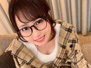 SIMM-362 背着男朋友在INS上约炮 